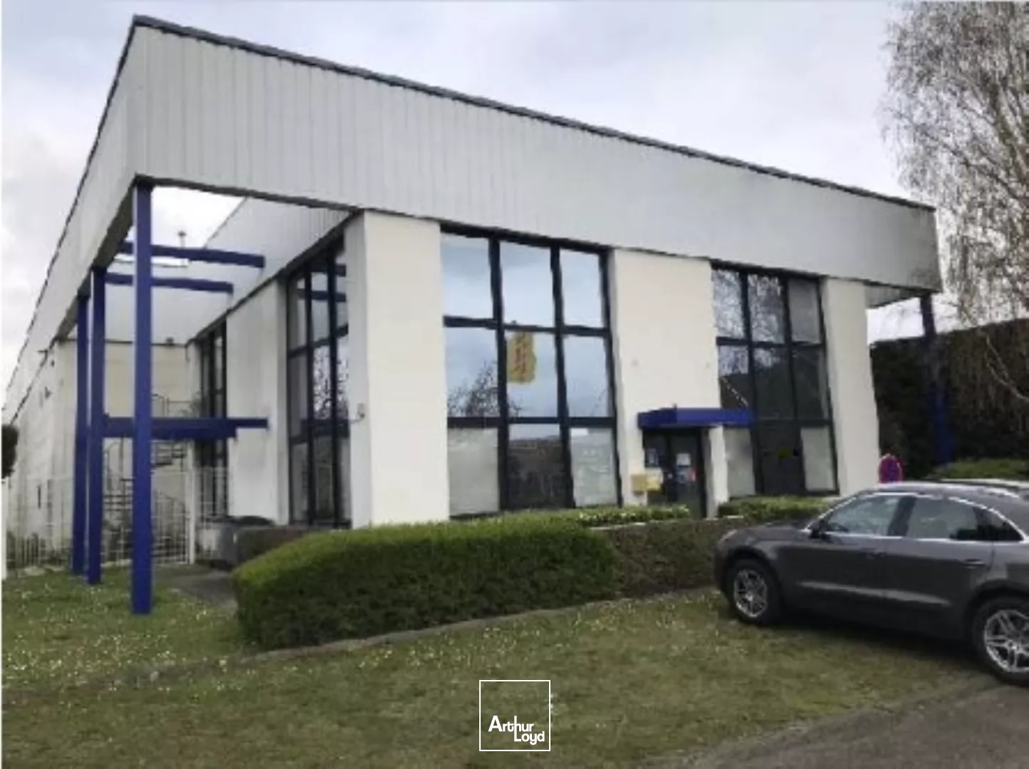 A louer bâtiment + surface extérieure, CRT