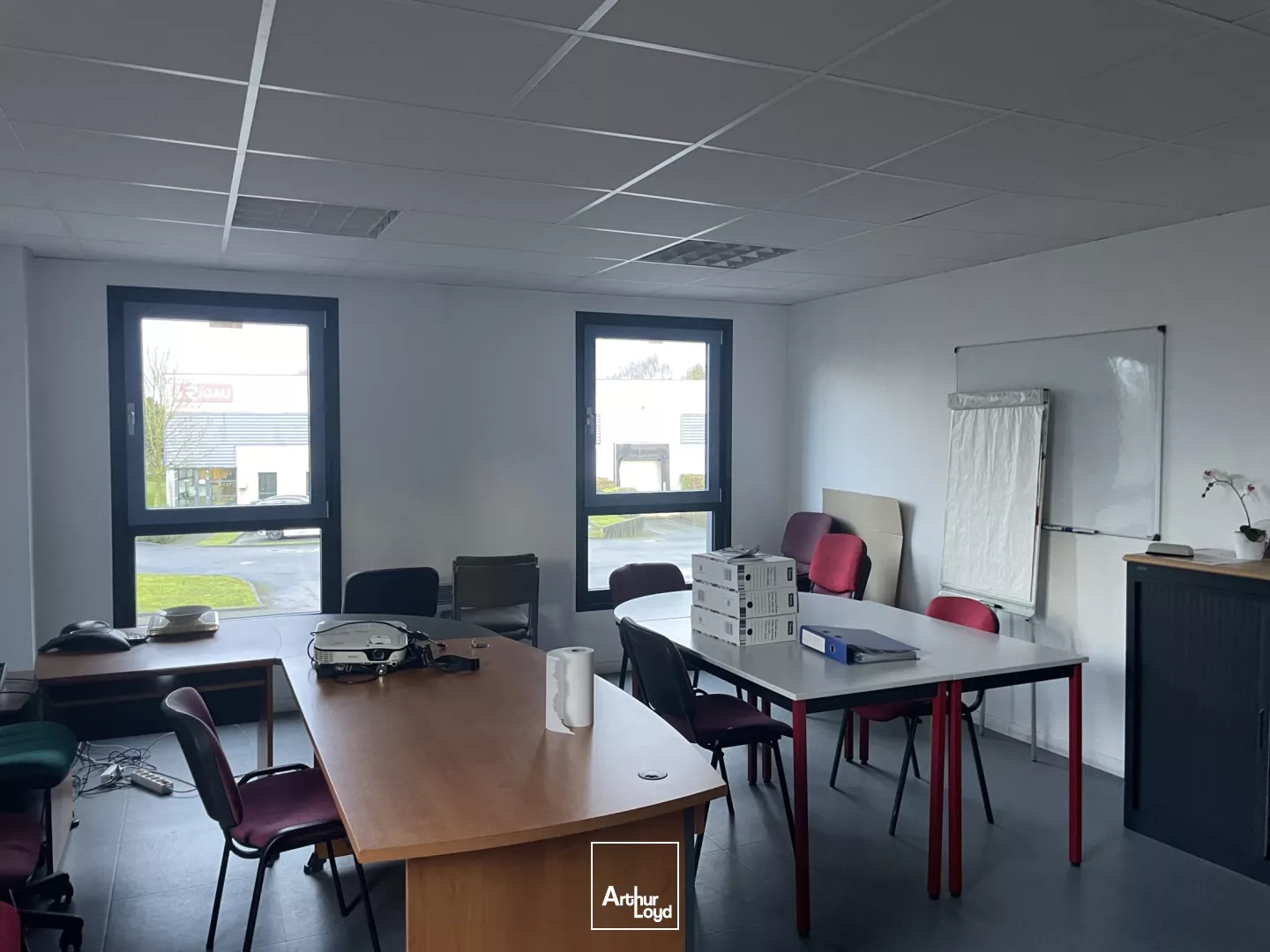 Entrepôt + bureaux à louer, ZA MIN LOMME