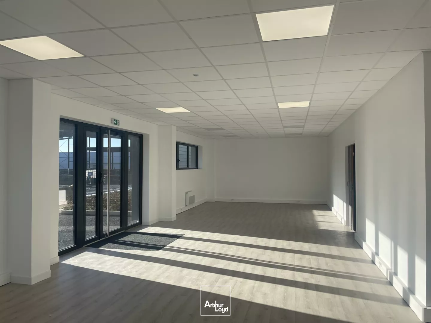 Entrepôt à louer, ZI de Neuville en Ferrain