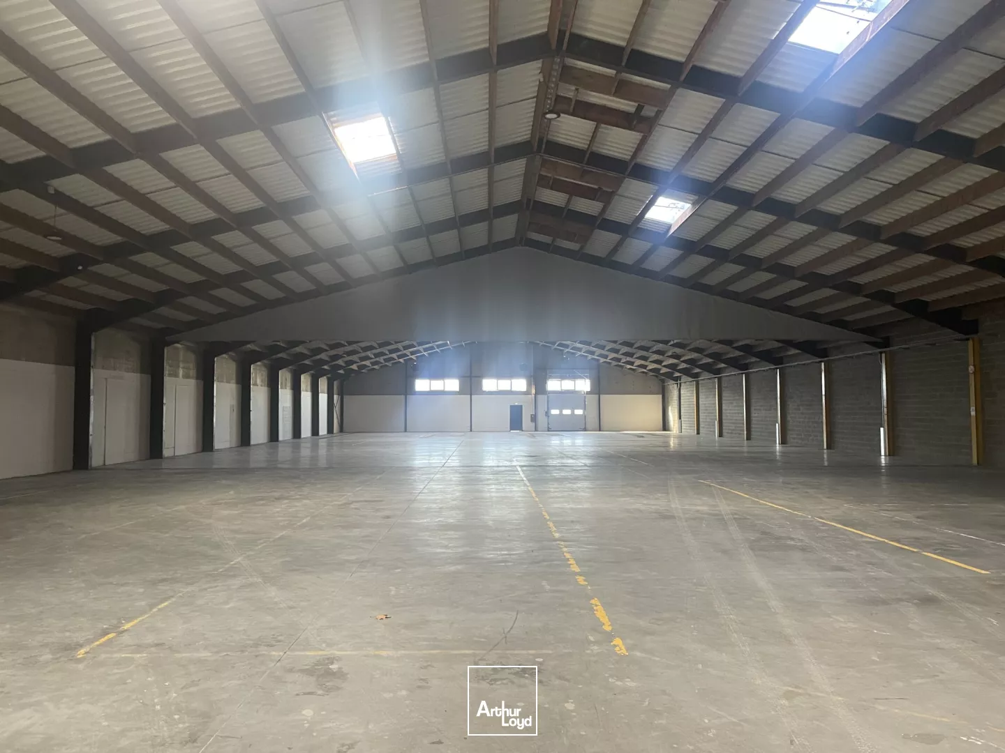 Entrepôt à louer, ZI de Neuville en Ferrain