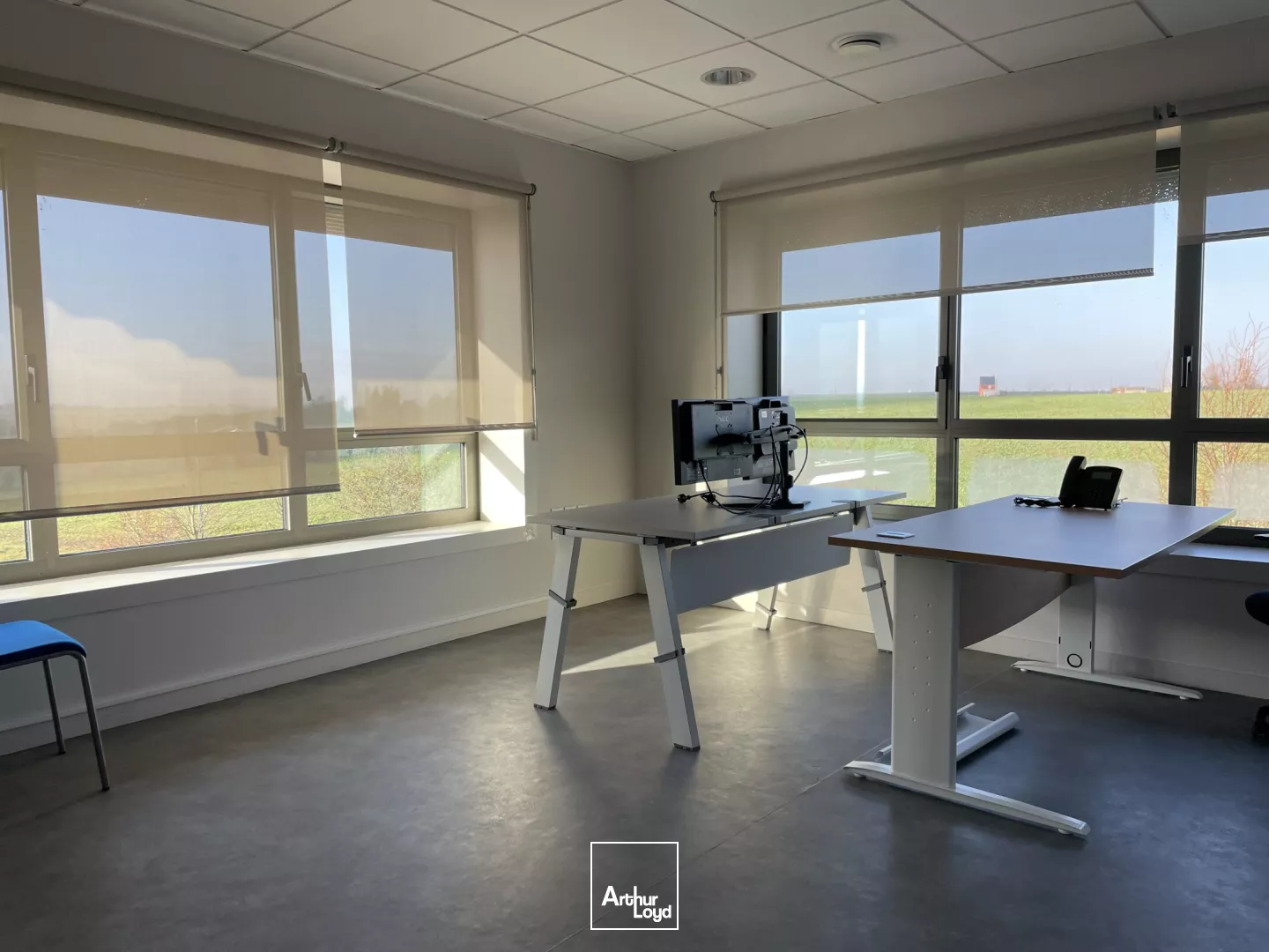 Bureaux à vendre ou à louer à CAUDRY- Cambrai