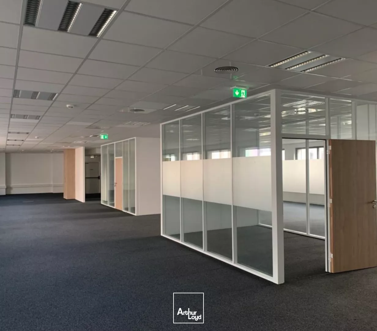 Plateaux de bureaux à louer au pied du stade Décathlon Arena - Parkings en sous-sol
