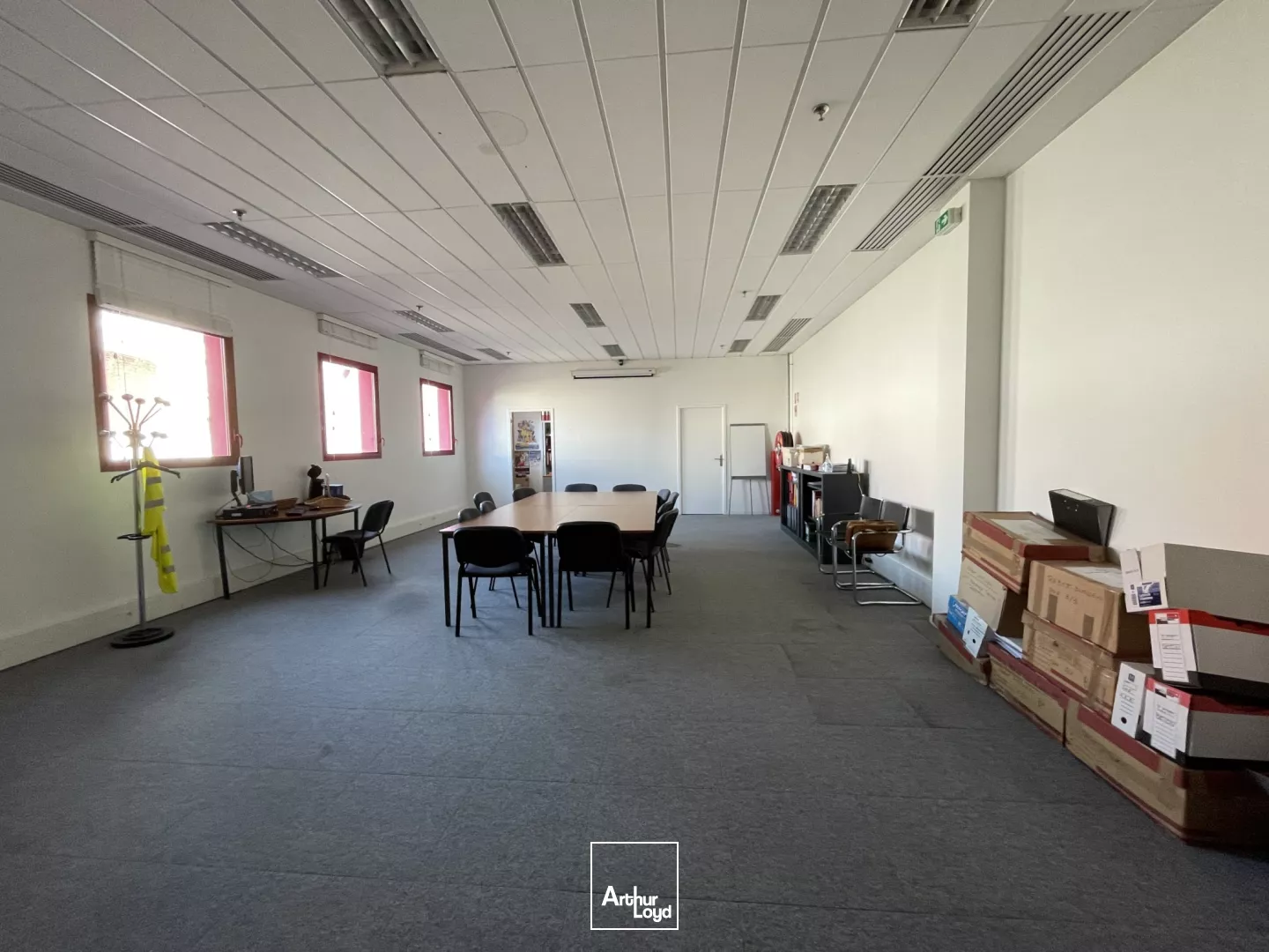 Bureaux de 178 m2 à louer à Tourcoing centre avec terrasse privative.