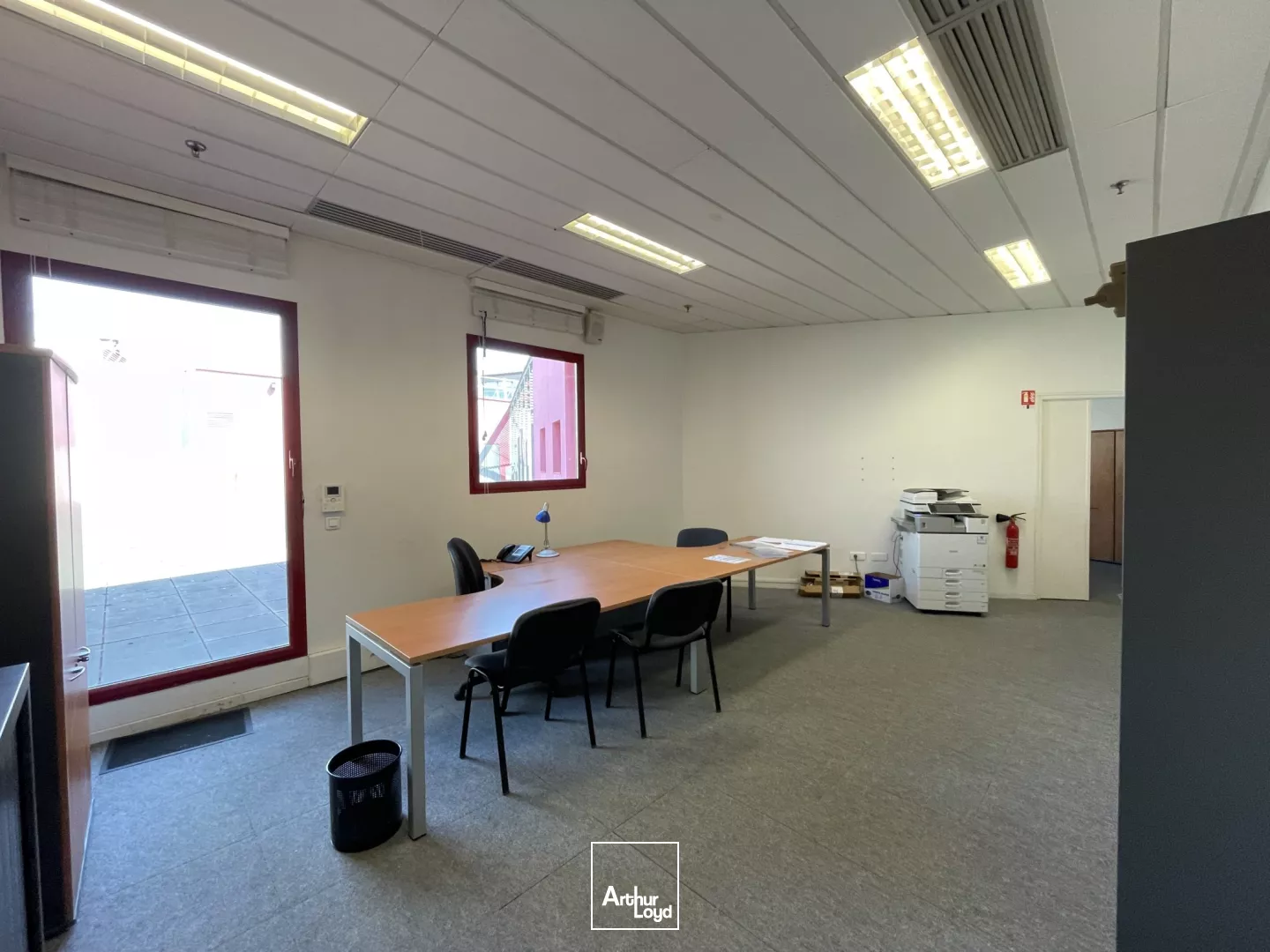 Bureaux de 178 m2 à louer à Tourcoing centre avec terrasse privative.