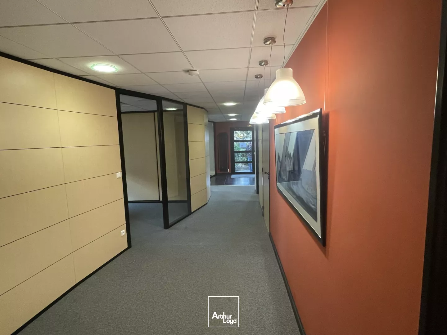 Entrepôt & Bureaux à Louer Wambrechies - Parkings