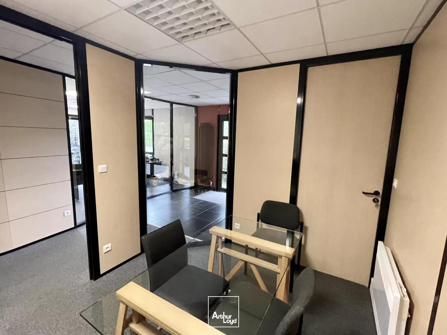 Entrepôt & Bureaux à Louer Wambrechies - Parkings