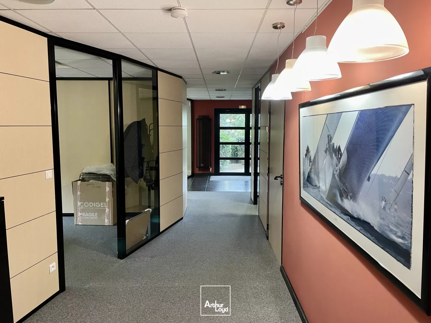 Entrepôt & Bureaux à Louer Wambrechies - Parkings