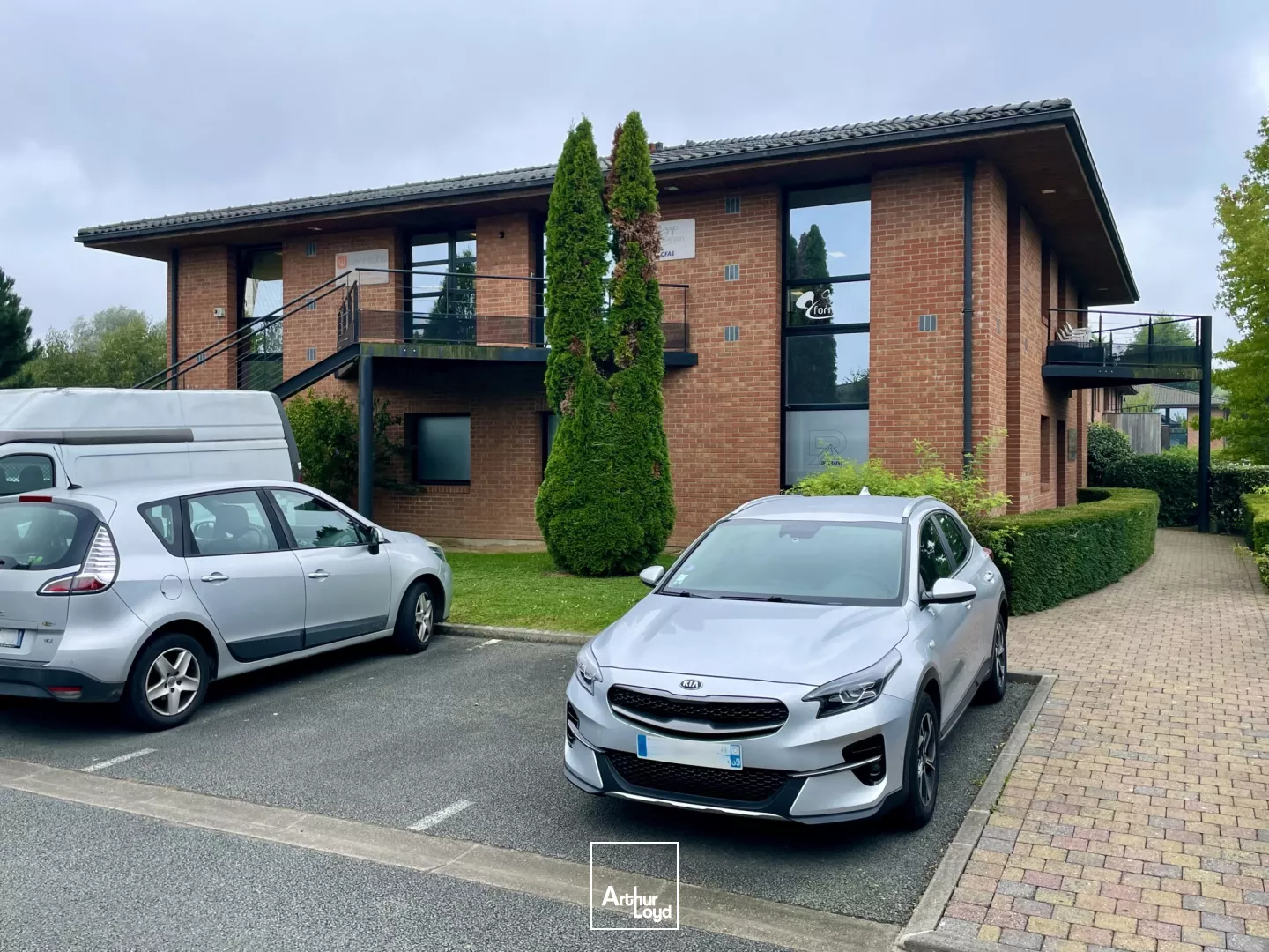 Entrepôt & Bureaux à Louer Wambrechies - Parkings