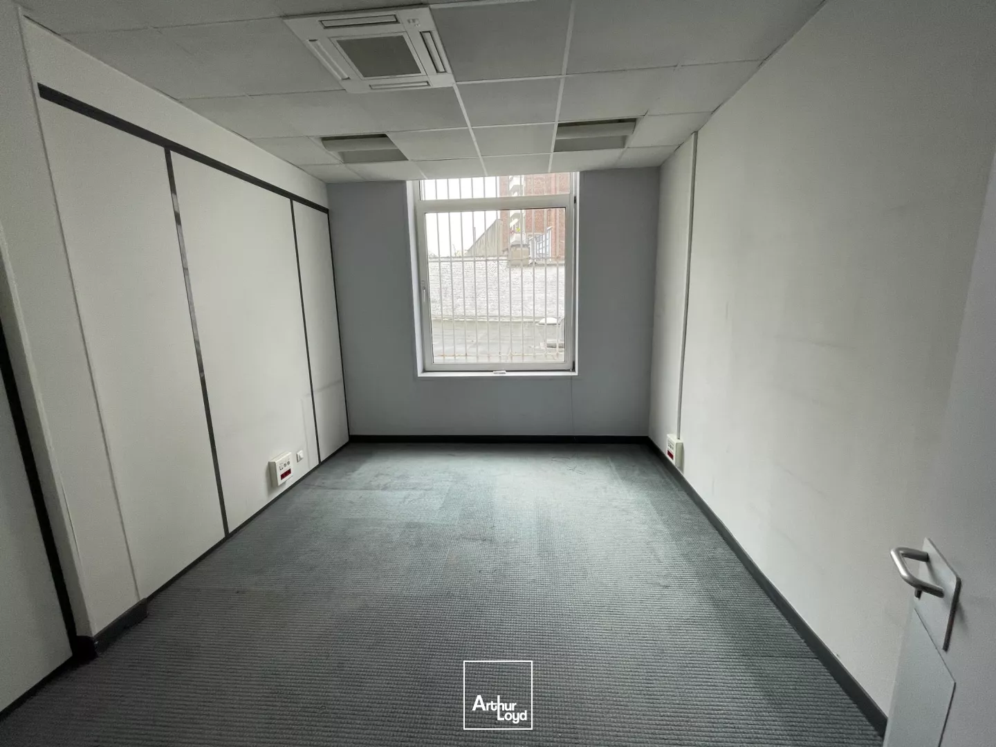 À LOUER - Plateau de bureaux de 143 m² et Local commercial de 288 m2 dans un immeuble de standing - Rue Nationale