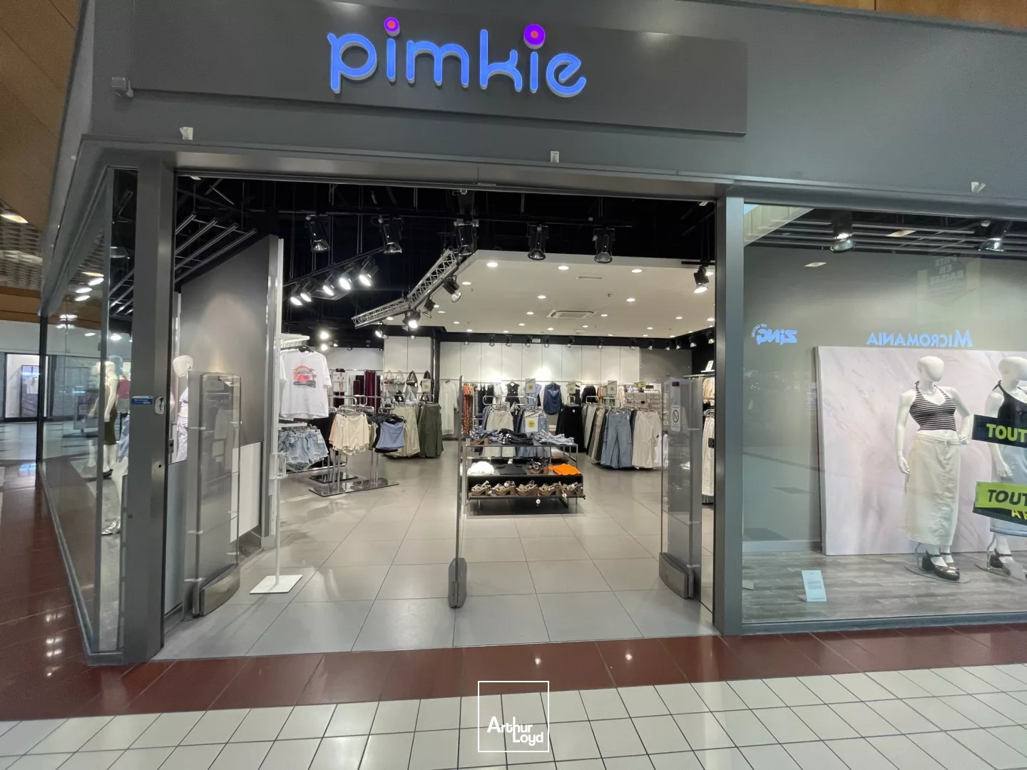 À louer : Local commercial 180 m² - Emplacement premium en galerie CORA à Bruay-la-Buissière