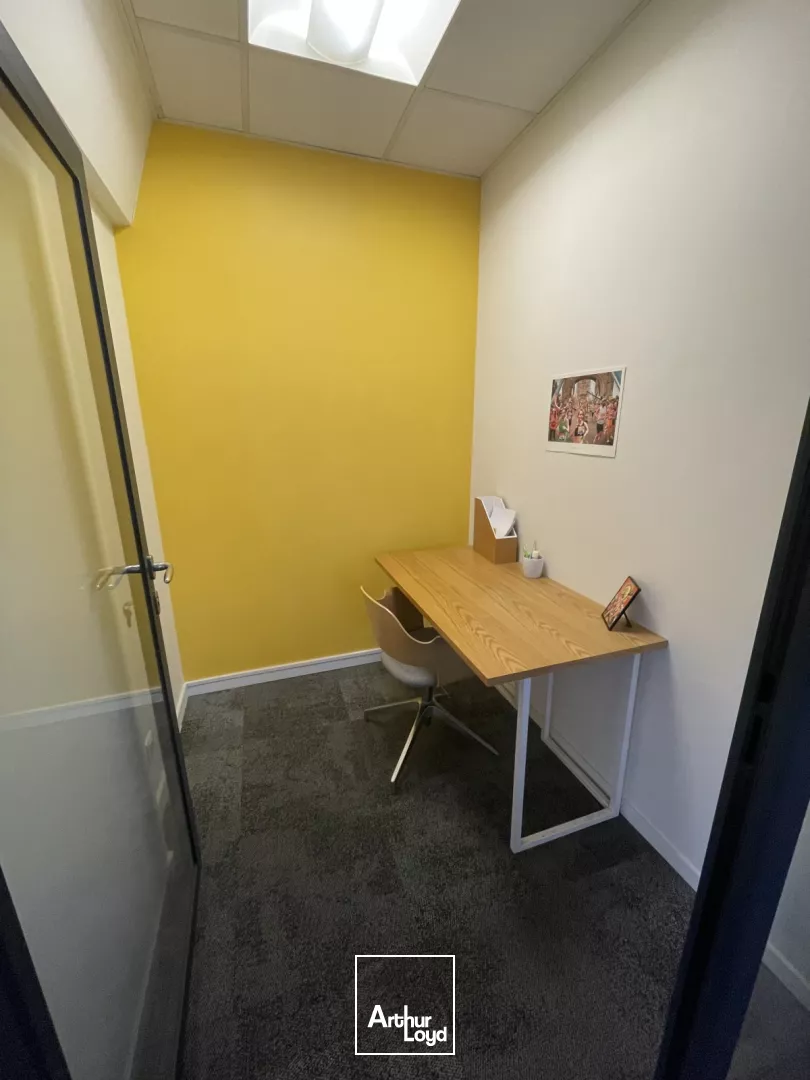 Bureaux rénovés de 200 m² à louer ou à vendre - Hyper centre de Lille, avec parkings privés