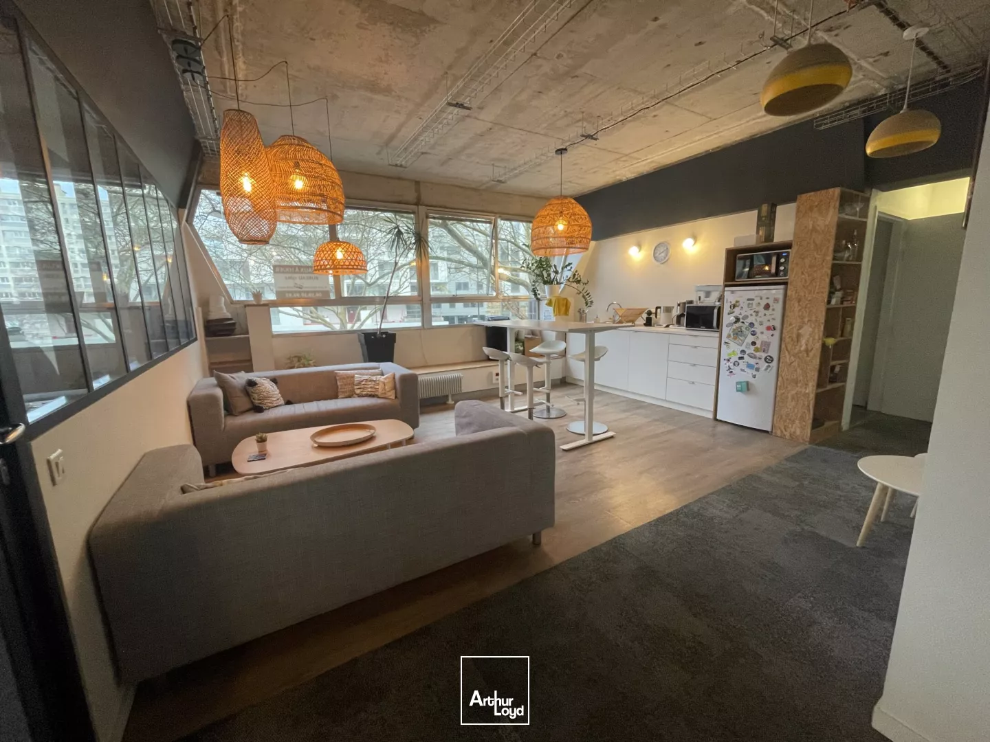 Bureaux rénovés de 200 m² à louer ou à vendre - Hyper centre de Lille, avec parkings privés