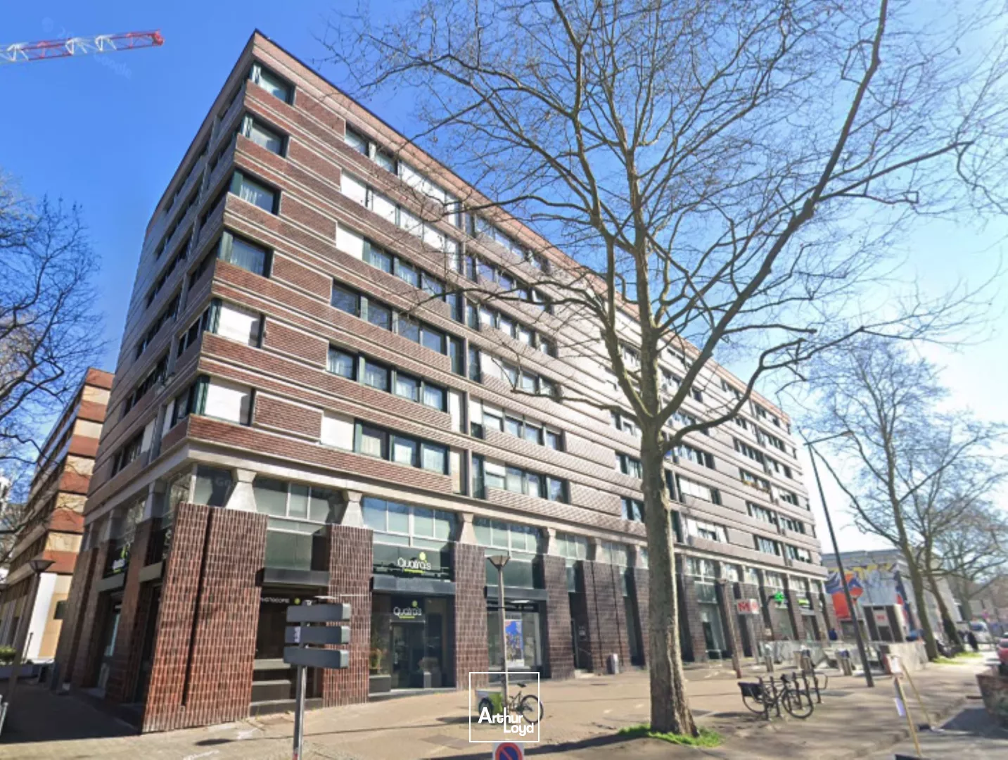 Bureaux rénovés de 200 m² à louer ou à vendre - Hyper centre de Lille, avec parkings privés