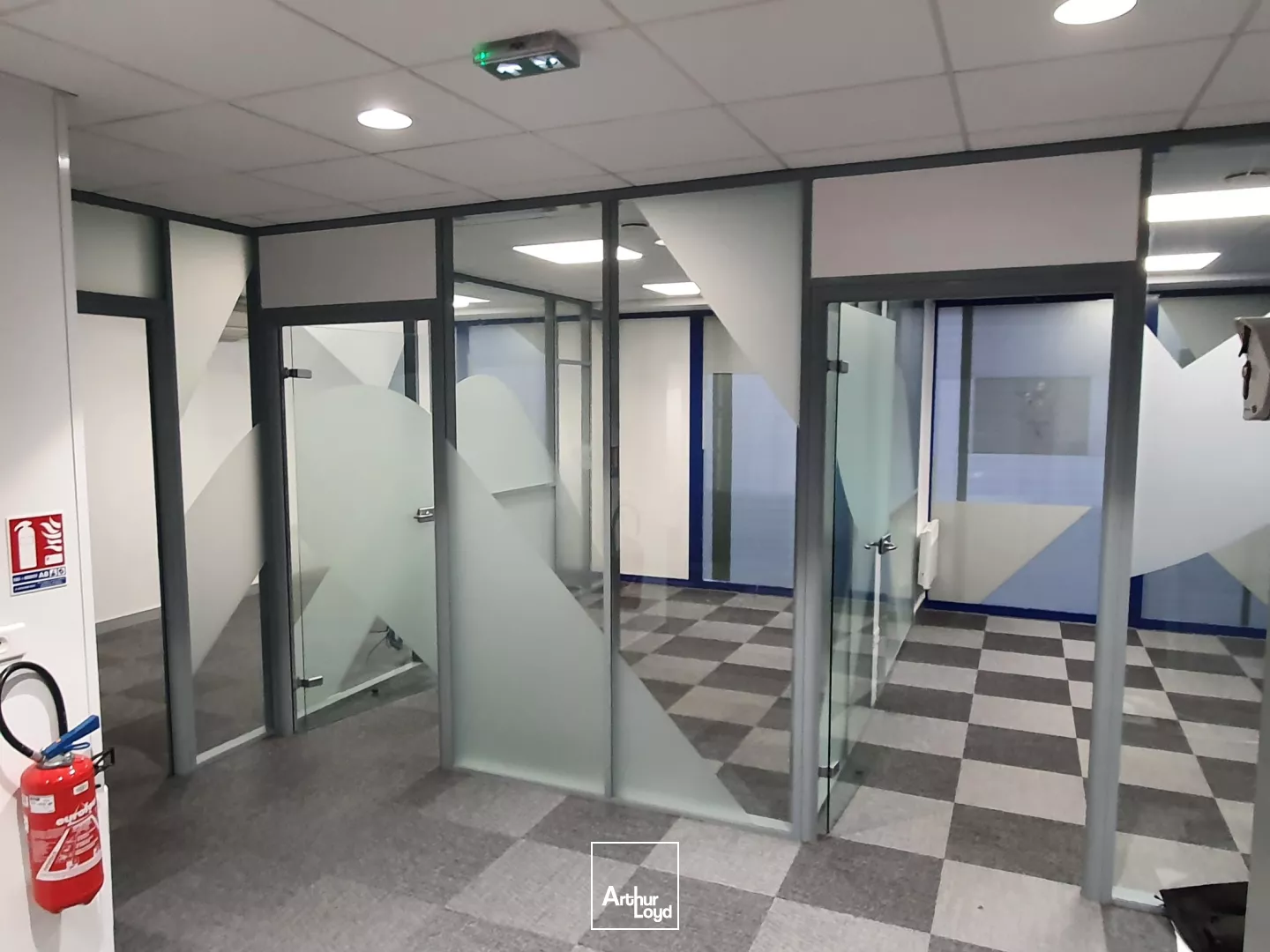 LOCAL COMMEFCIAL DE 150M2 À LOUER SUR LA COMMUNE DE LYS LEZ LANNOY