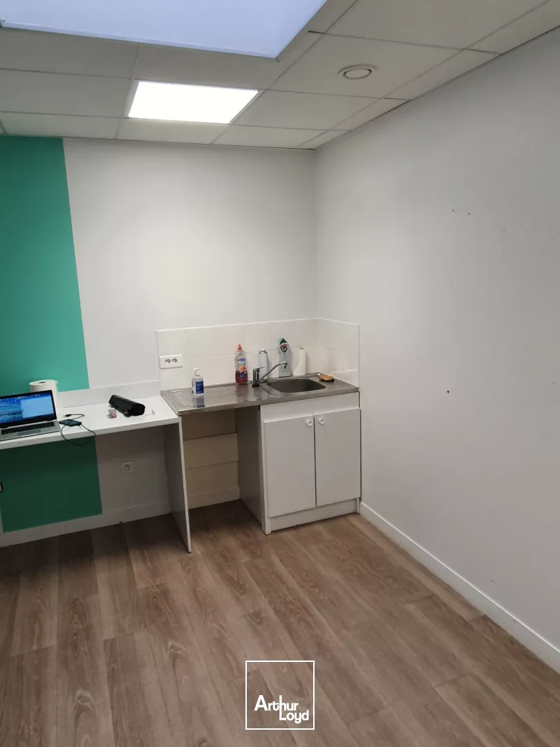 LOCAL COMMEFCIAL DE 150M2 À LOUER SUR LA COMMUNE DE LYS LEZ LANNOY