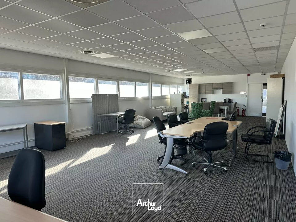 BUREAUX à LOUER de 444 m²