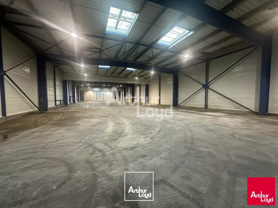 ENTREPOT SUR L'AXE RENNES-PARIS