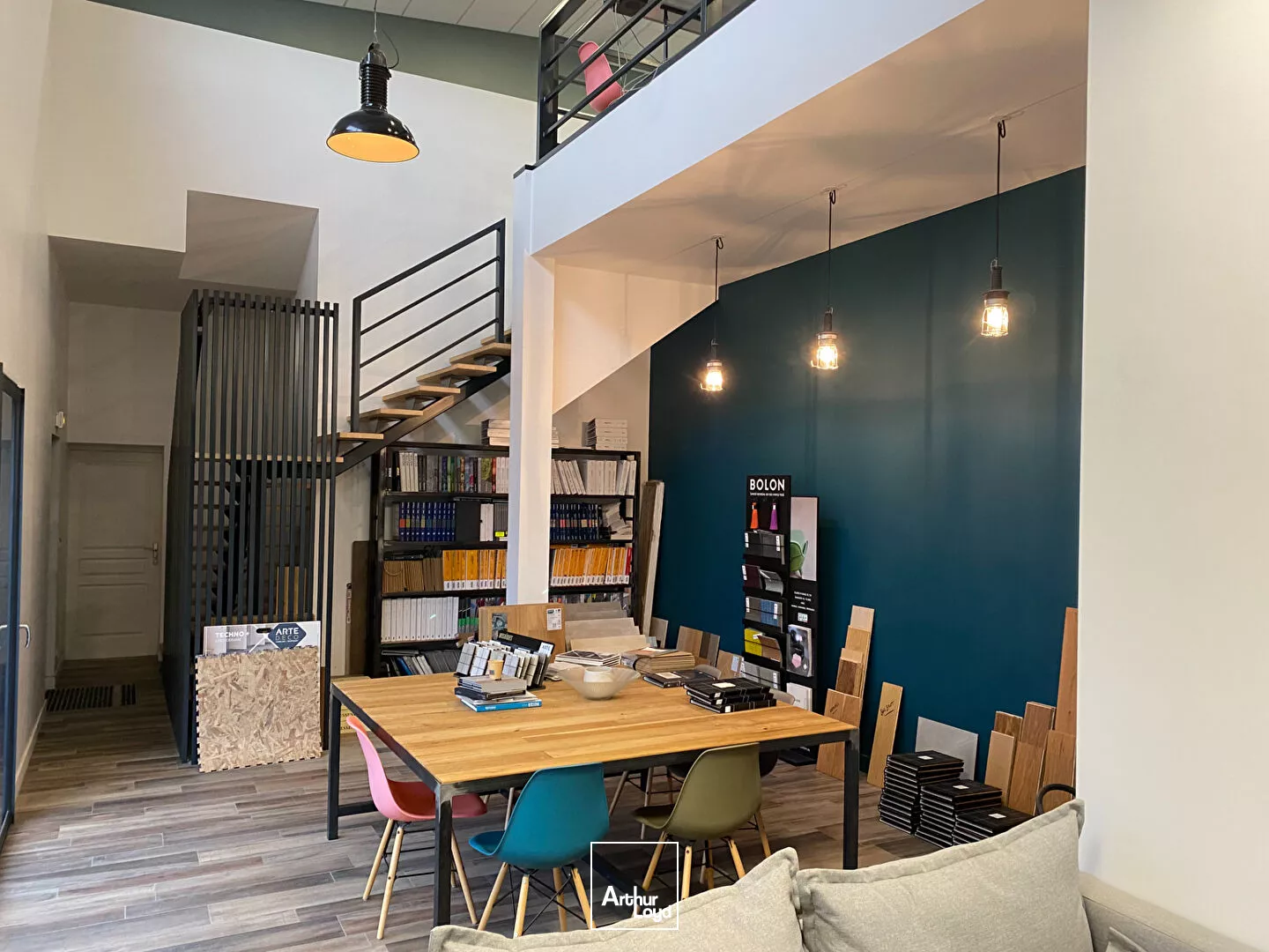 A vendre Murs loués local d'activité ZI - PERIGNY 205 m²