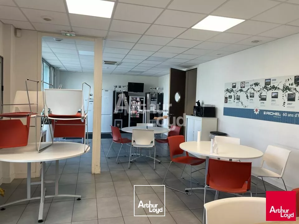 ZI DE SAINT BARTHÉLÉMY D'ANJOU LOCAL D'ACTIVITÉ 3500 m² A LOUER