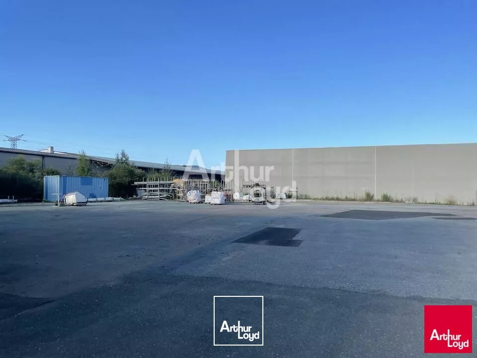 ZI DE SAINT BARTHÉLÉMY D'ANJOU LOCAL D'ACTIVITÉ 3500 m² A LOUER