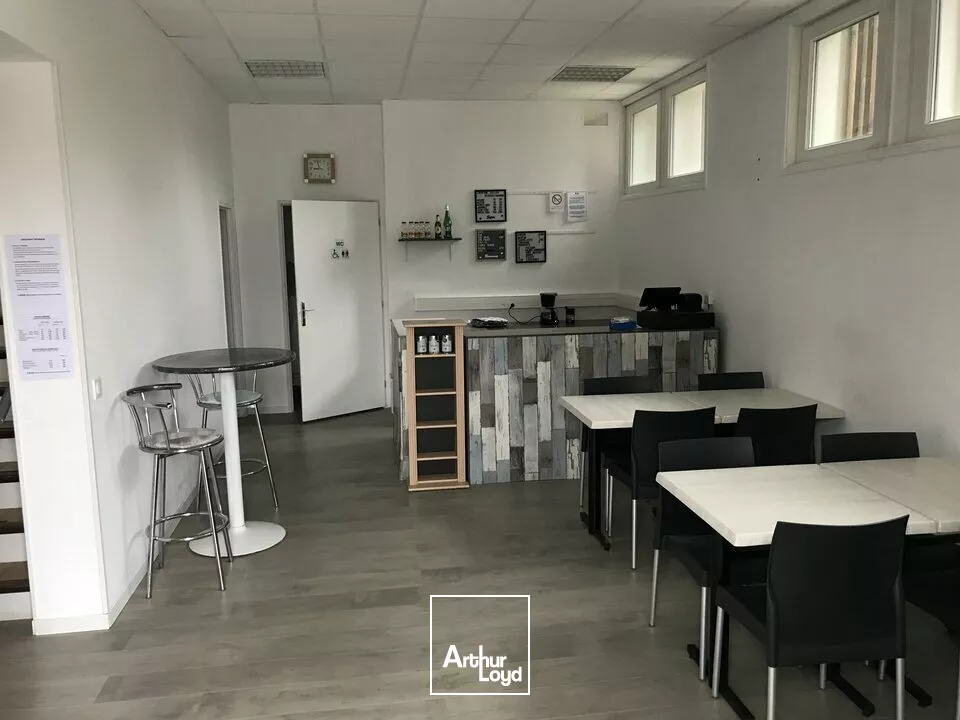Bureaux 200 m² avec parking à 7 min de l'autoroute, opportunité unique !