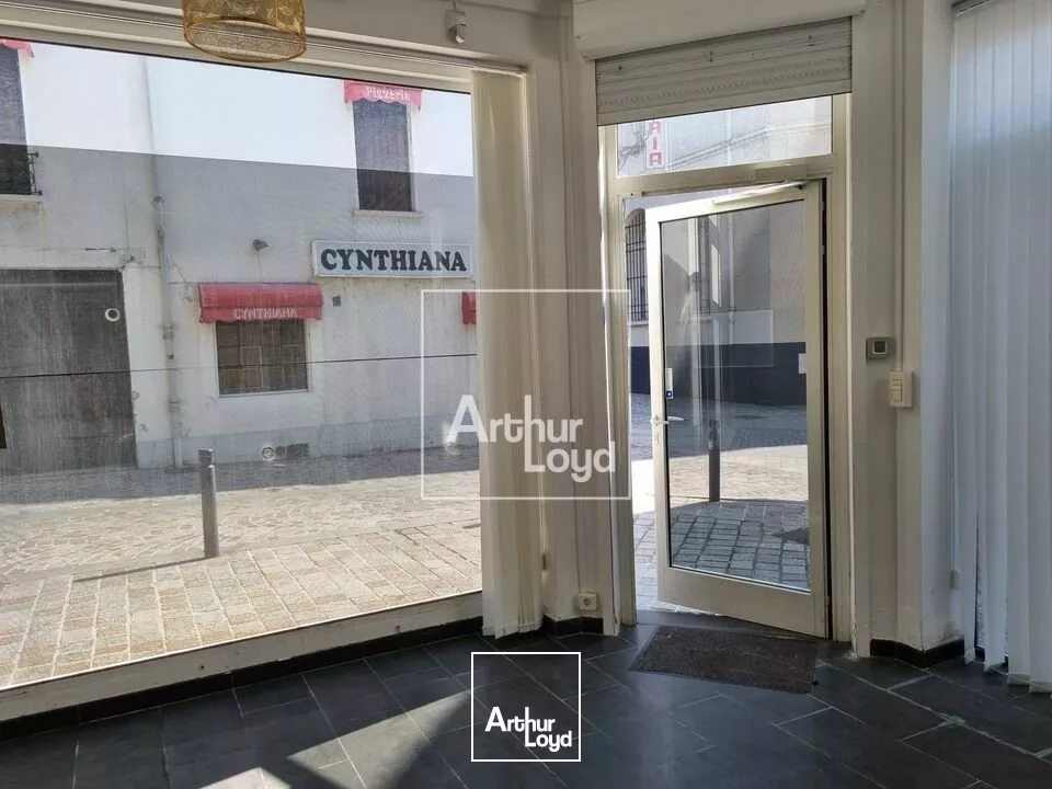 Boutique d'angle en centre ville de MELUN