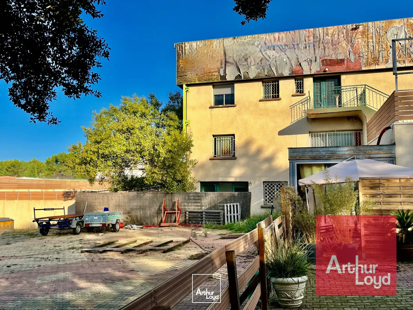 CO-EXCLUVISITÉ - Terrain et bâtiment à vendre à Teyran