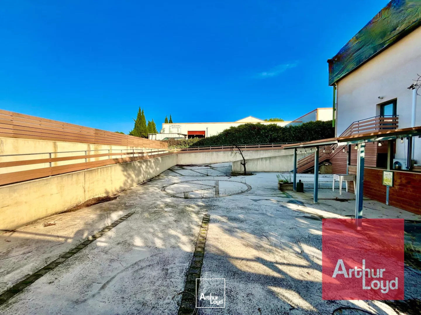 CO-EXCLUVISITÉ - Terrain et bâtiment à vendre à Teyran