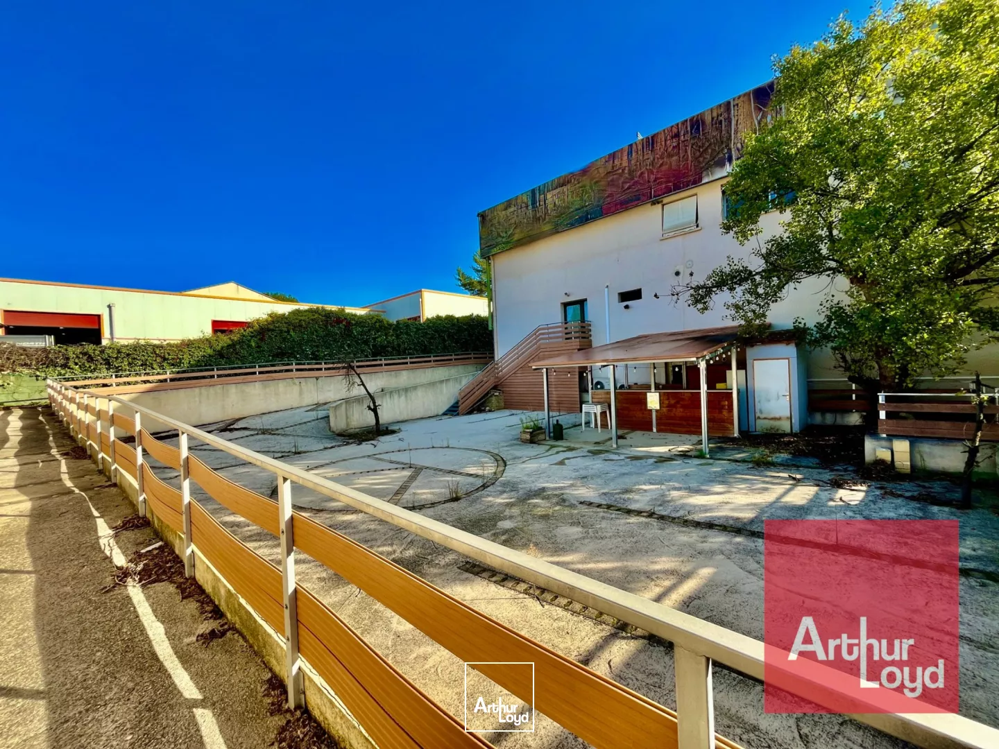 CO-EXCLUVISITÉ - Terrain et bâtiment à vendre à Teyran