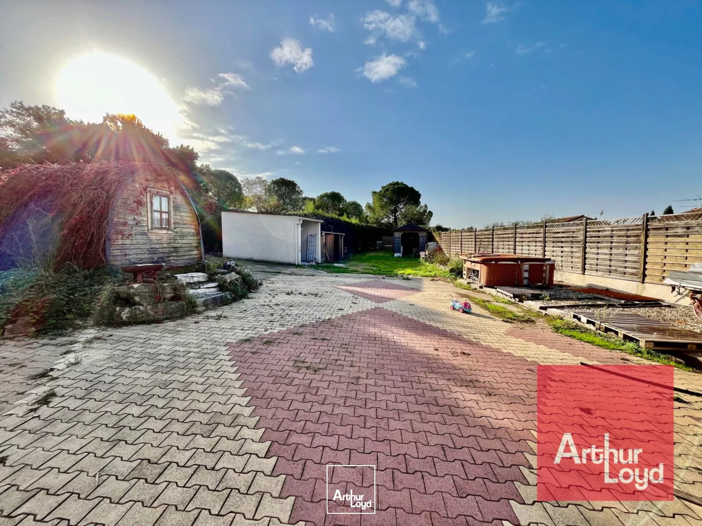 CO-EXCLUVISITÉ - Terrain et bâtiment à vendre à Teyran