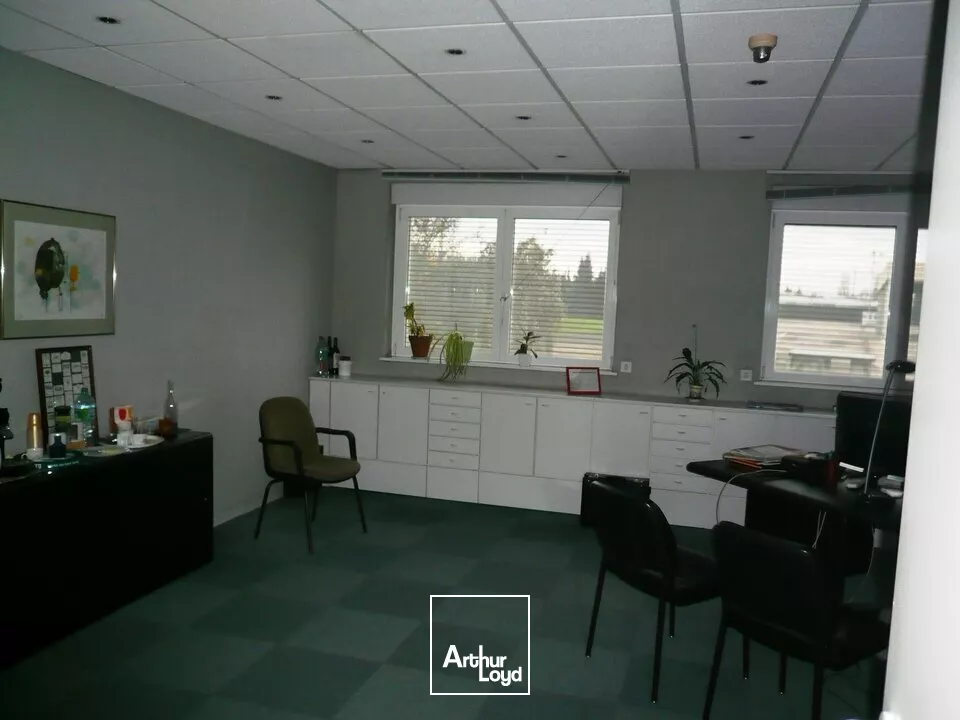 BUREAUX à LOUER de 1546 m²