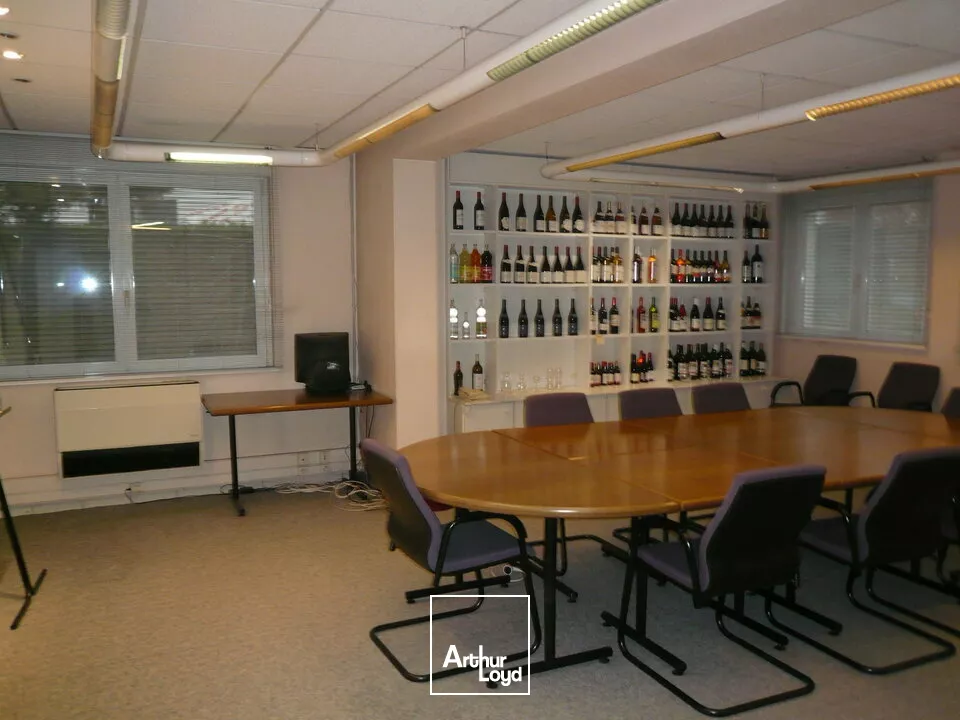 BUREAUX à LOUER de 1546 m²