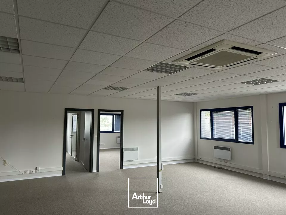 BUREAUX à LOUER de 163 m²