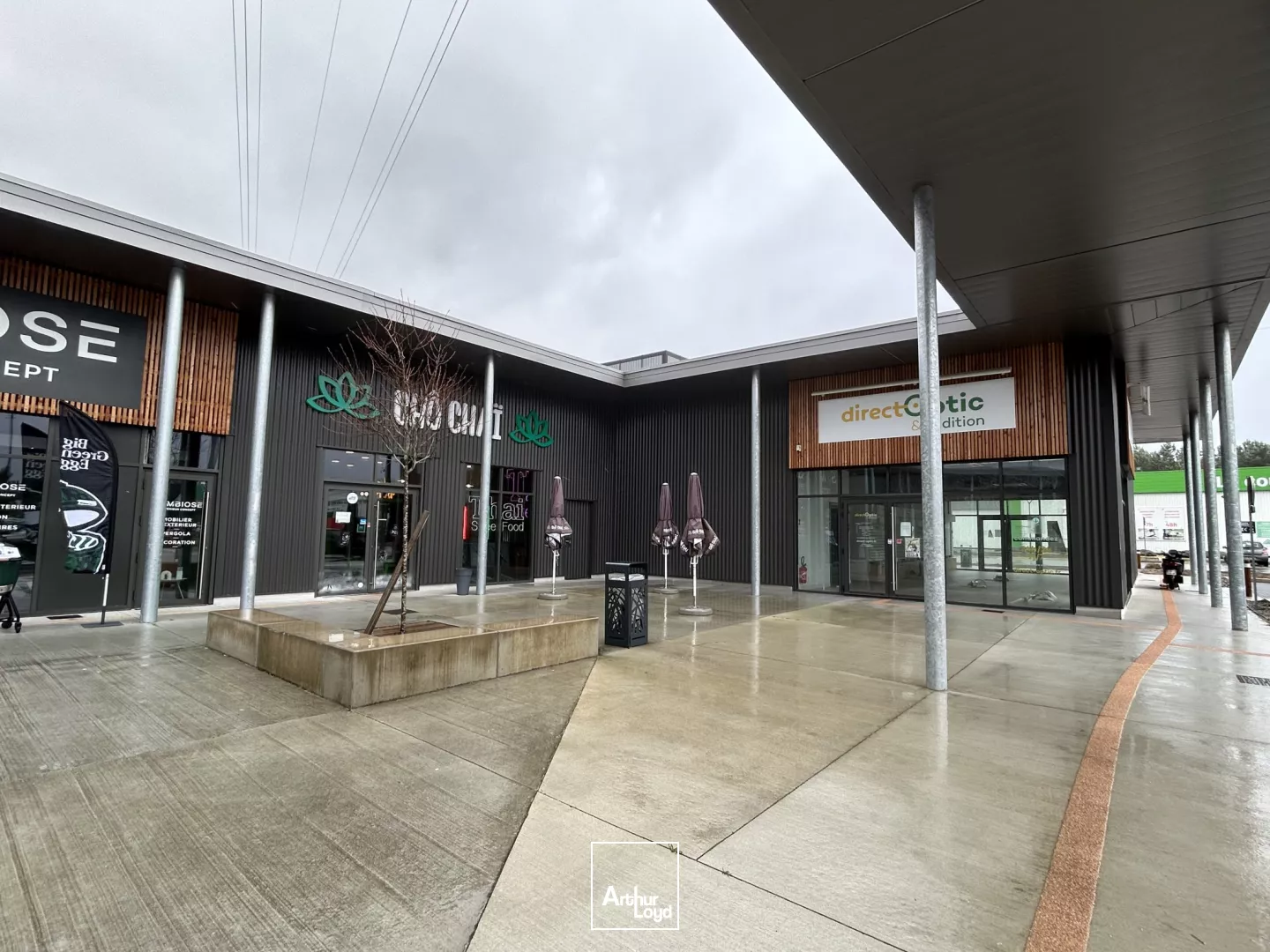 Cellule commerciale de 257 m2 à louer à Biganos