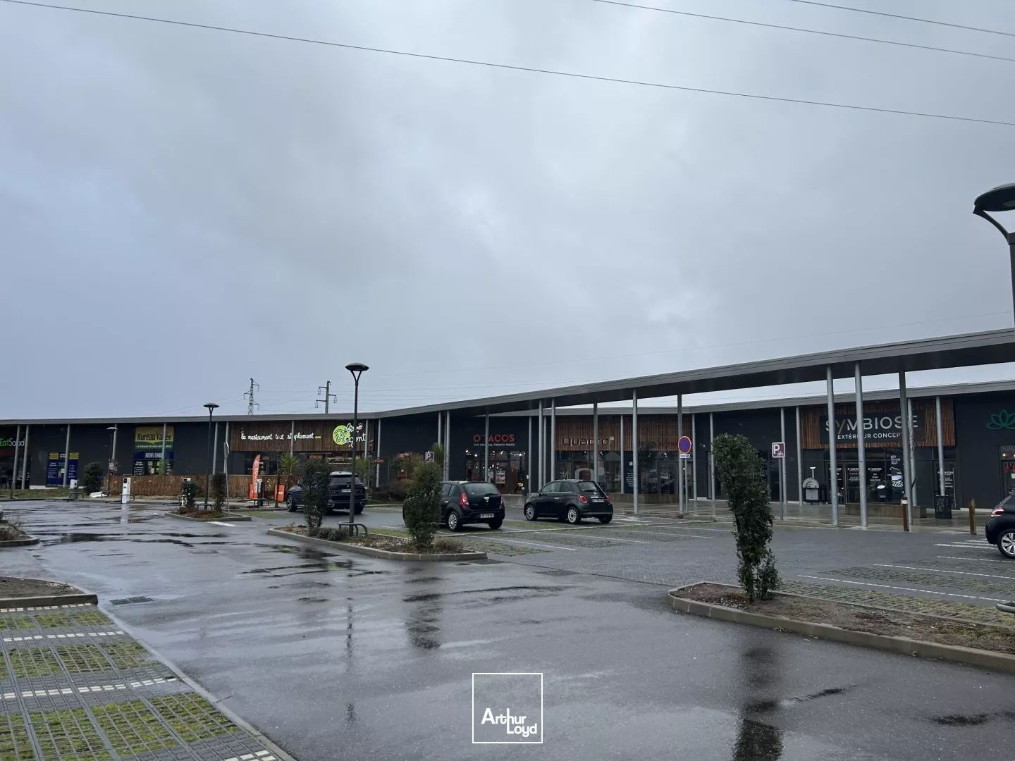 Cellule commerciale de 187 m2 à louer à Biganos