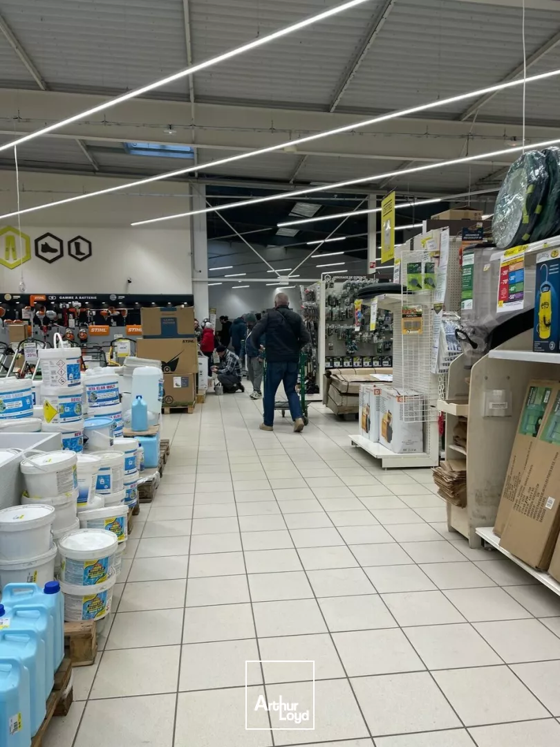 MURS A VENDRE NIORT ECHIRE 79 AVEC TRES BELLE VISIBILITE FACILE D'ACCES 