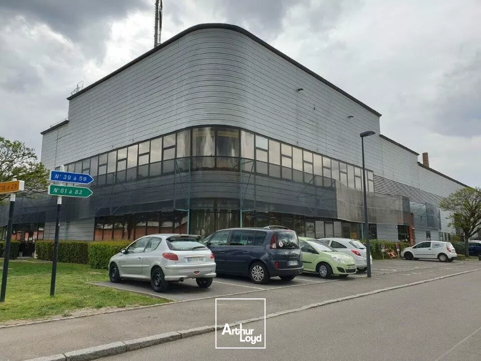 BUREAUX à VENDRE de 1589 m²