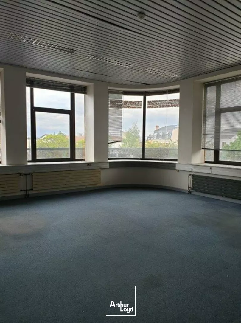 BUREAUX à VENDRE de 1589 m²