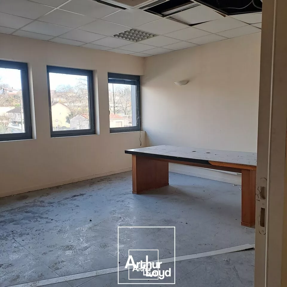 BUREAUX location à SOUILLAC 46200