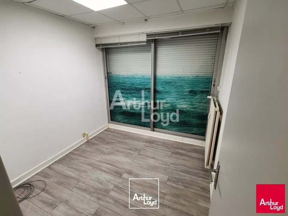 RENNES - BUREAUX A LOUER - 62 M²