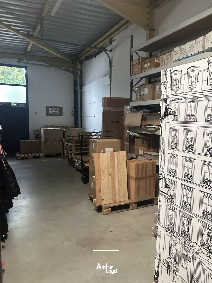 Bureaux + entrepôt à louer, Pilaterie