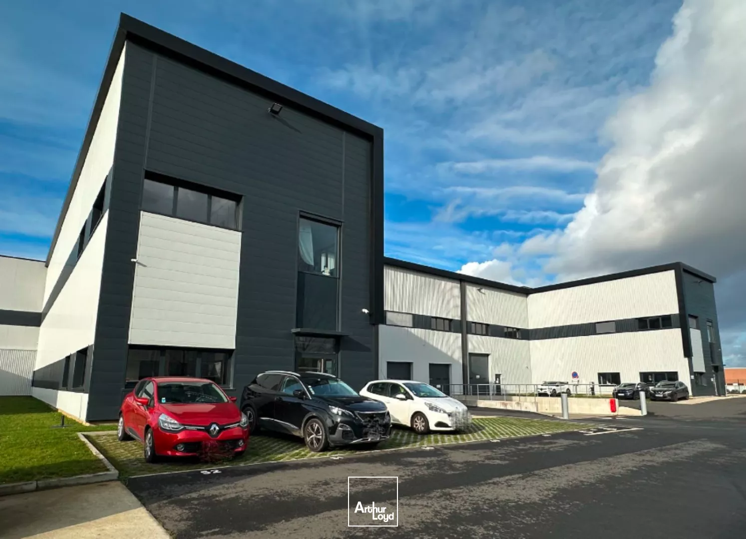 A louer bâtiment neuf à St Aignan