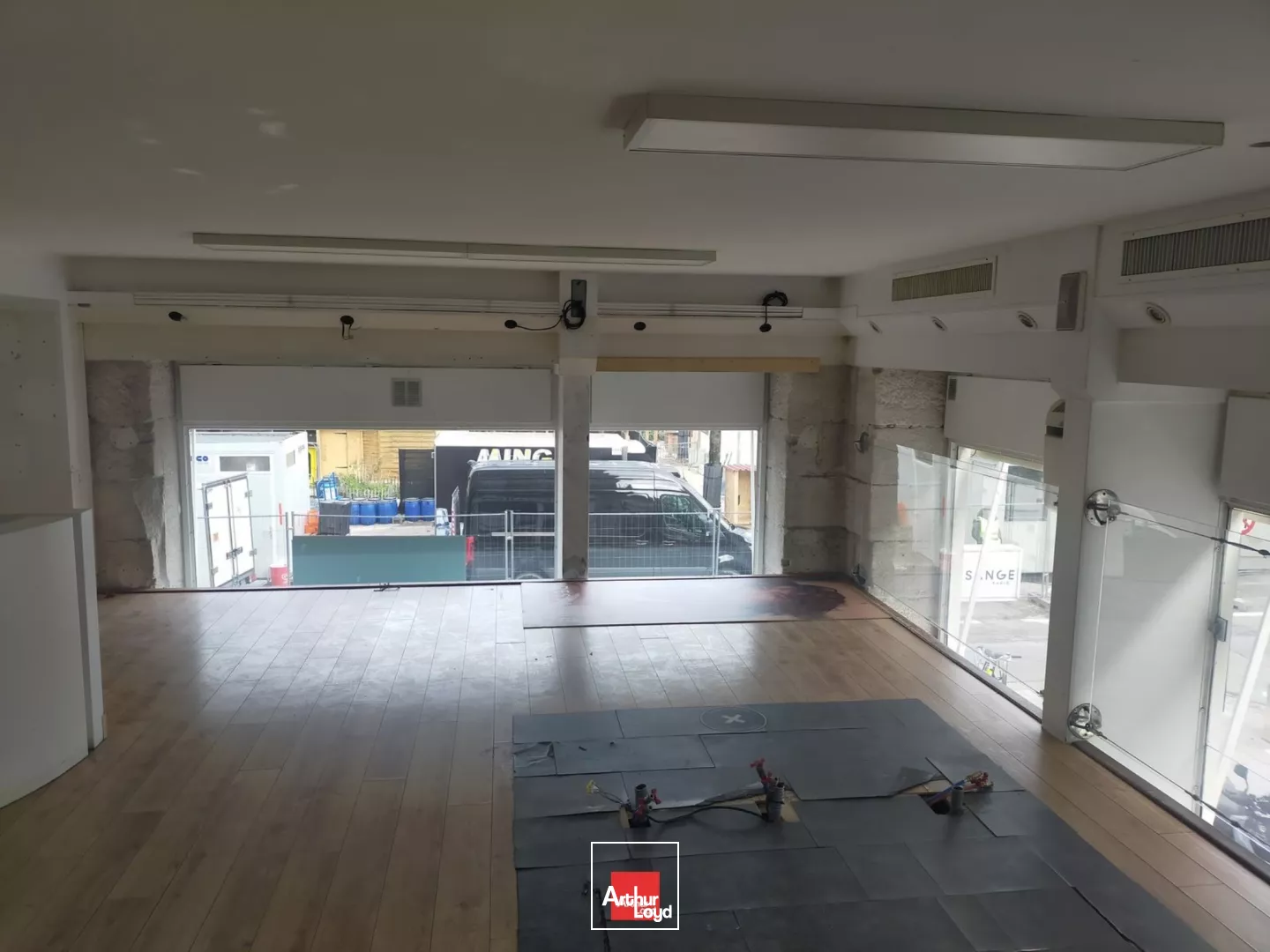 LOCAL COMMERCIAL 106 M² A LOUER GRENOBLE HYPER CENTRE VICTOR HUGO