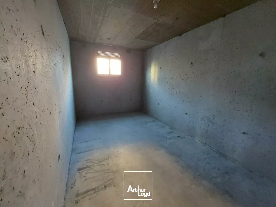 LOCAL PROFESSIONNEL 67 M² CLERMONT-FD A LOUER