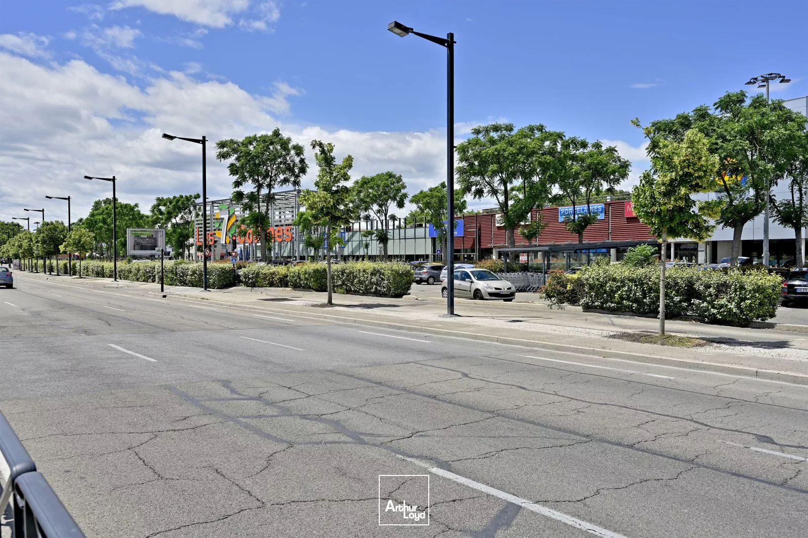 Local commercial de 445 M2 Disponible