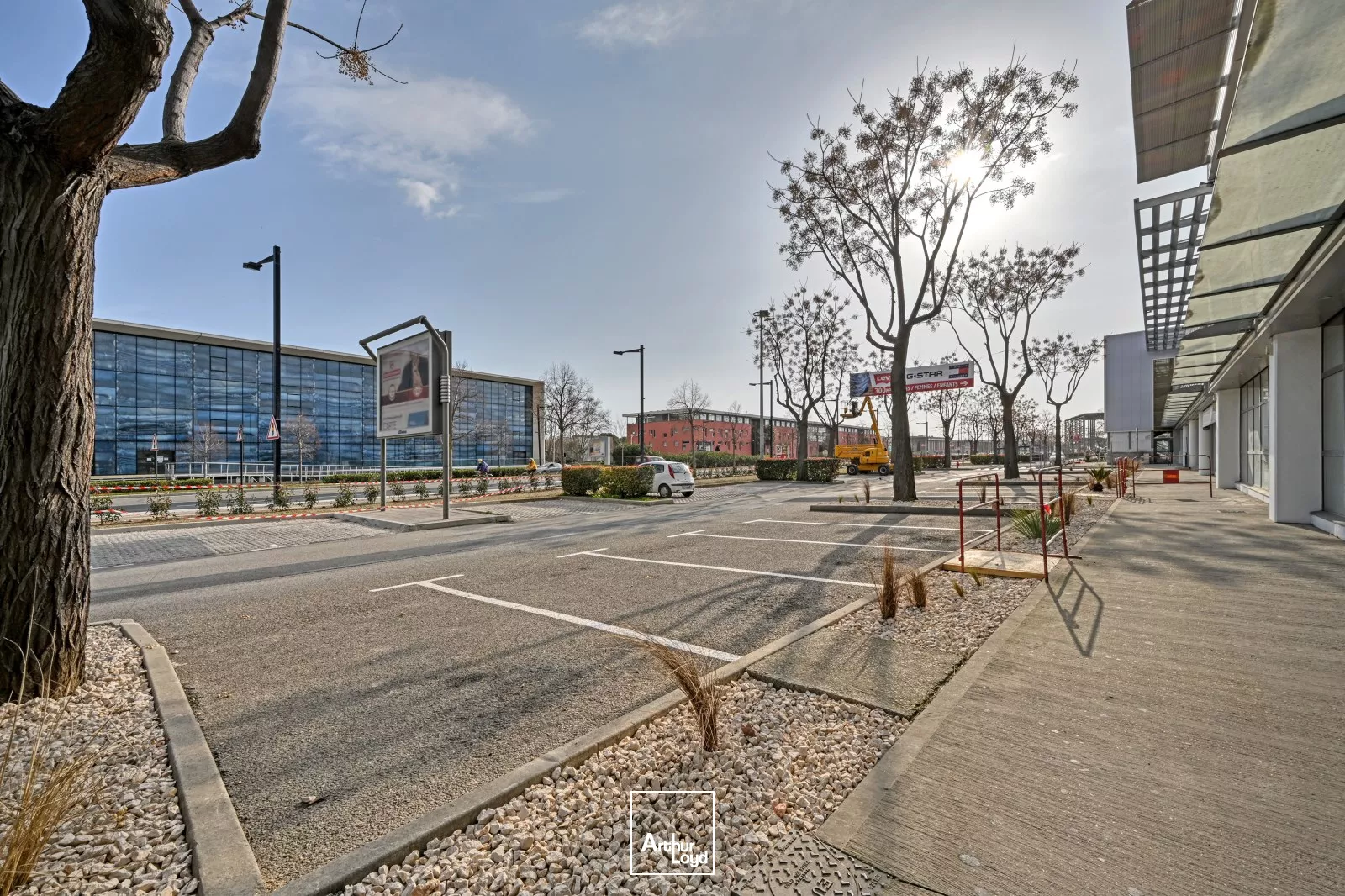 Local commercial de 445 M2 Disponible