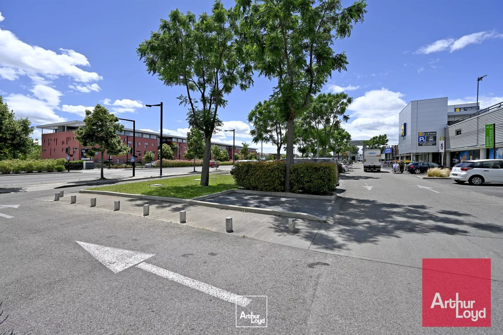 Local commercial de 445 M2 Disponible