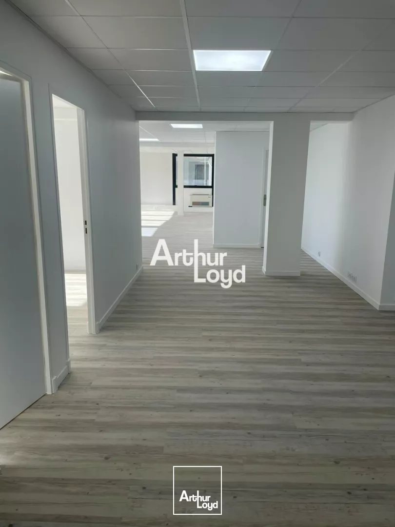 BUREAUX OPEN SPACE A LOUER PROCHE CENTRE COMMERCIAL CAP 3000