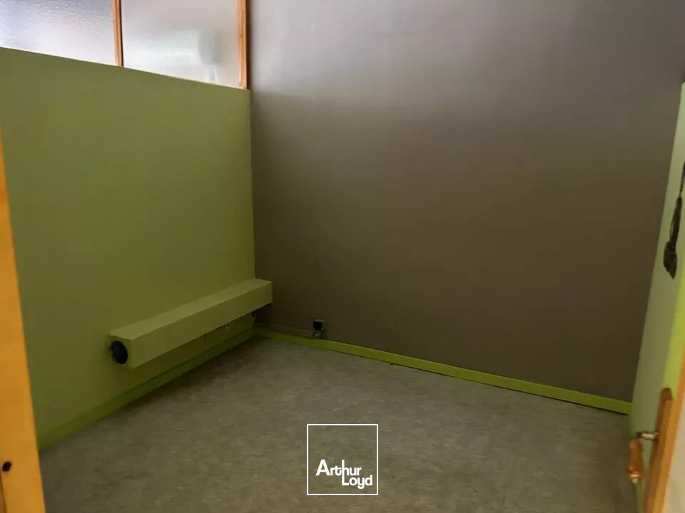 LOCAL COMMERCIAL CUSSET CENTRE