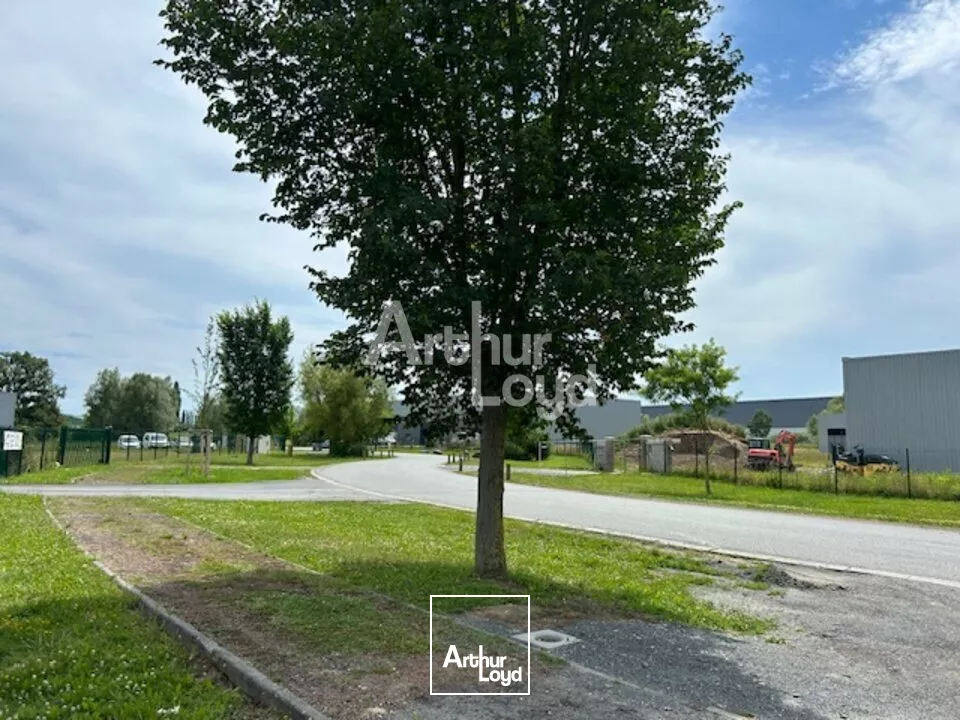 Périphérie Nord de Vichy, dans nouvelle zone d'activité, 400m2 divisible à louer / NEUF